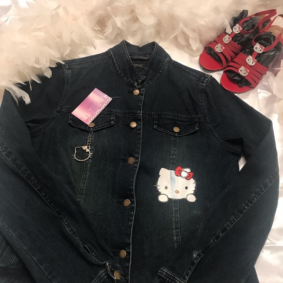 Adorable vintage y2k custom hello kitty jean jacket 🍒❤️ - Picture 5 of 13